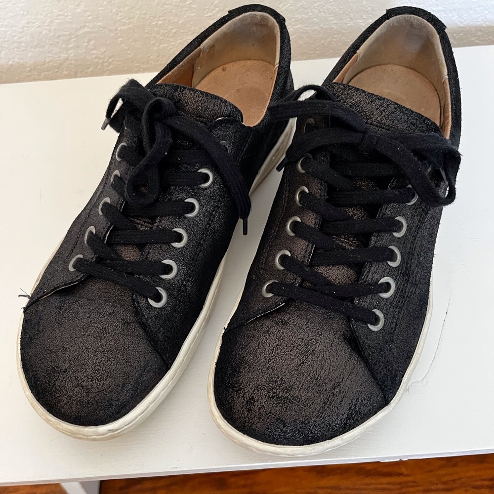 Birkenstock Arran metallic black leather tennis shoes, size 38